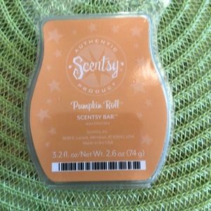 Scentsy Wax: Pumpkin Roll. Never Used